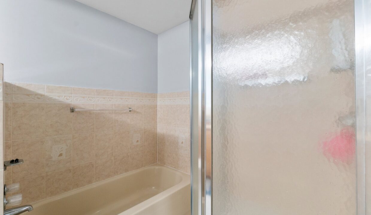 Apartment shower bathtub